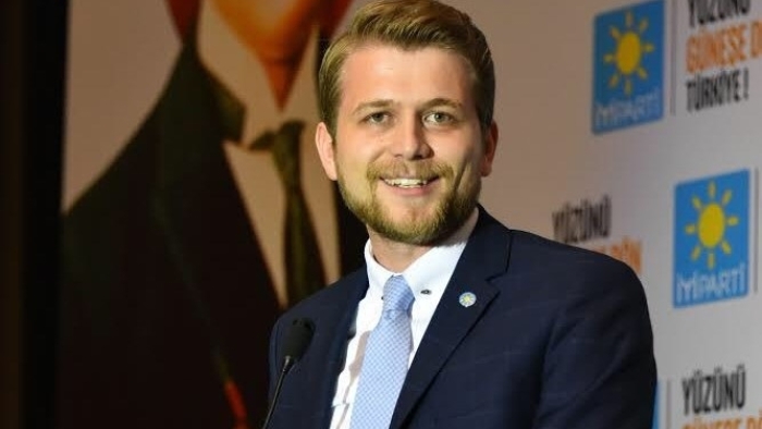 İYİ Parti Genel Sekreteri Osman Ertürk Rize’de konuştu: “Türkiye 7-8 yıldır ekonomik buhran içinde”